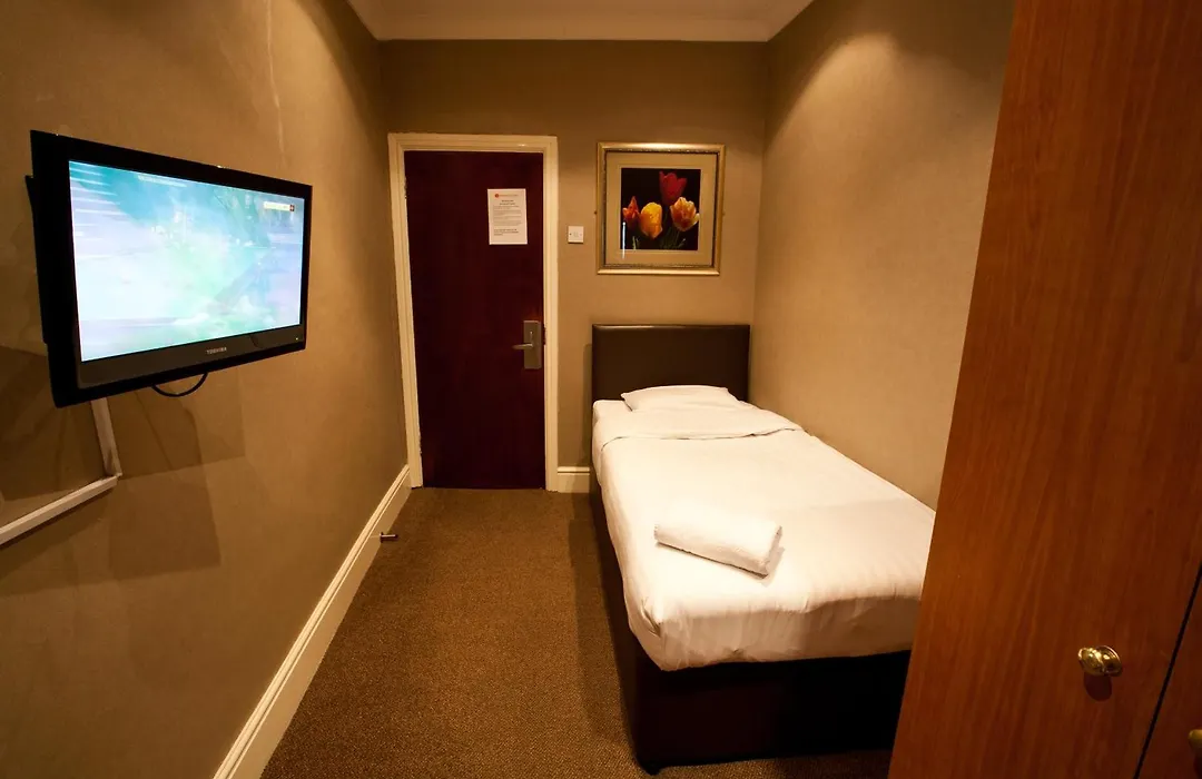 Newham Hotel-1