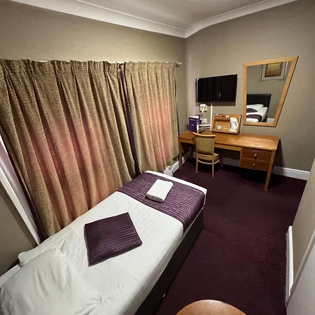 Newham Hotel-3